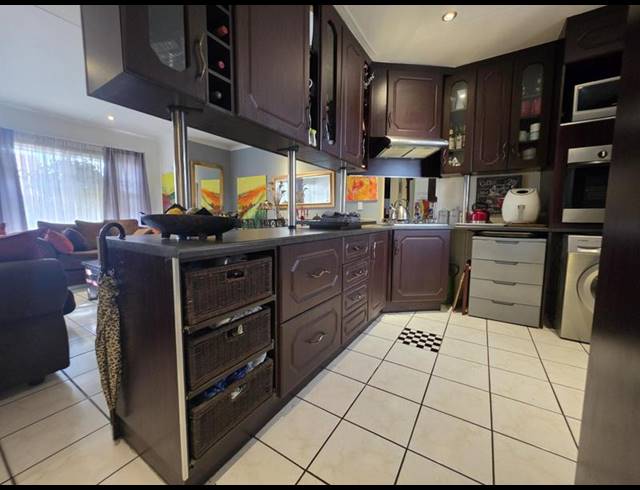 3 BEDROOM TOWNHOUSE FOR SALE IN NEW REDRUTH